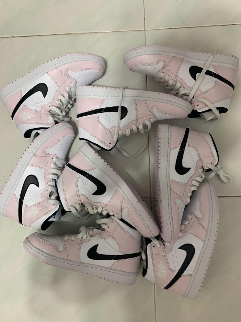 Air Jordan 1 Mid Barely Rose