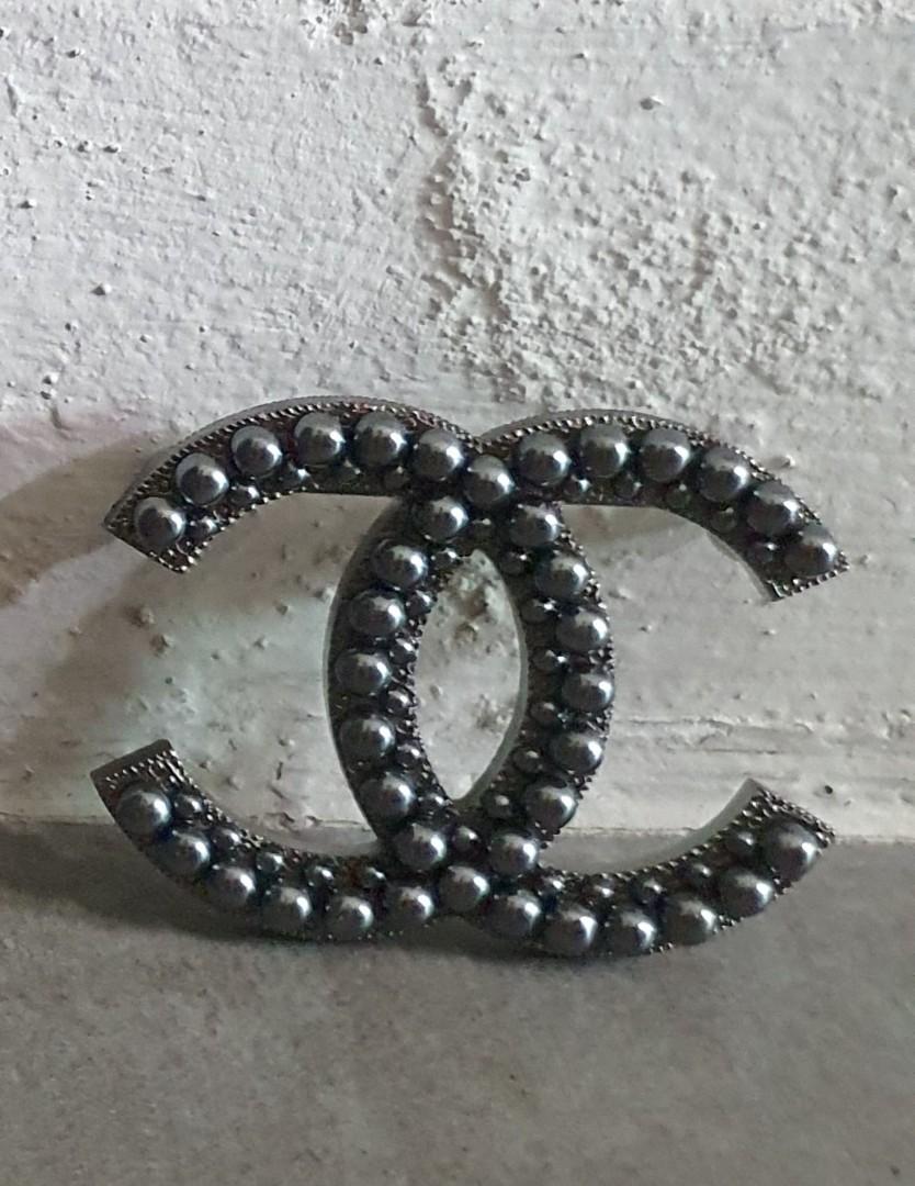 Unisex chanel hotsell brooch