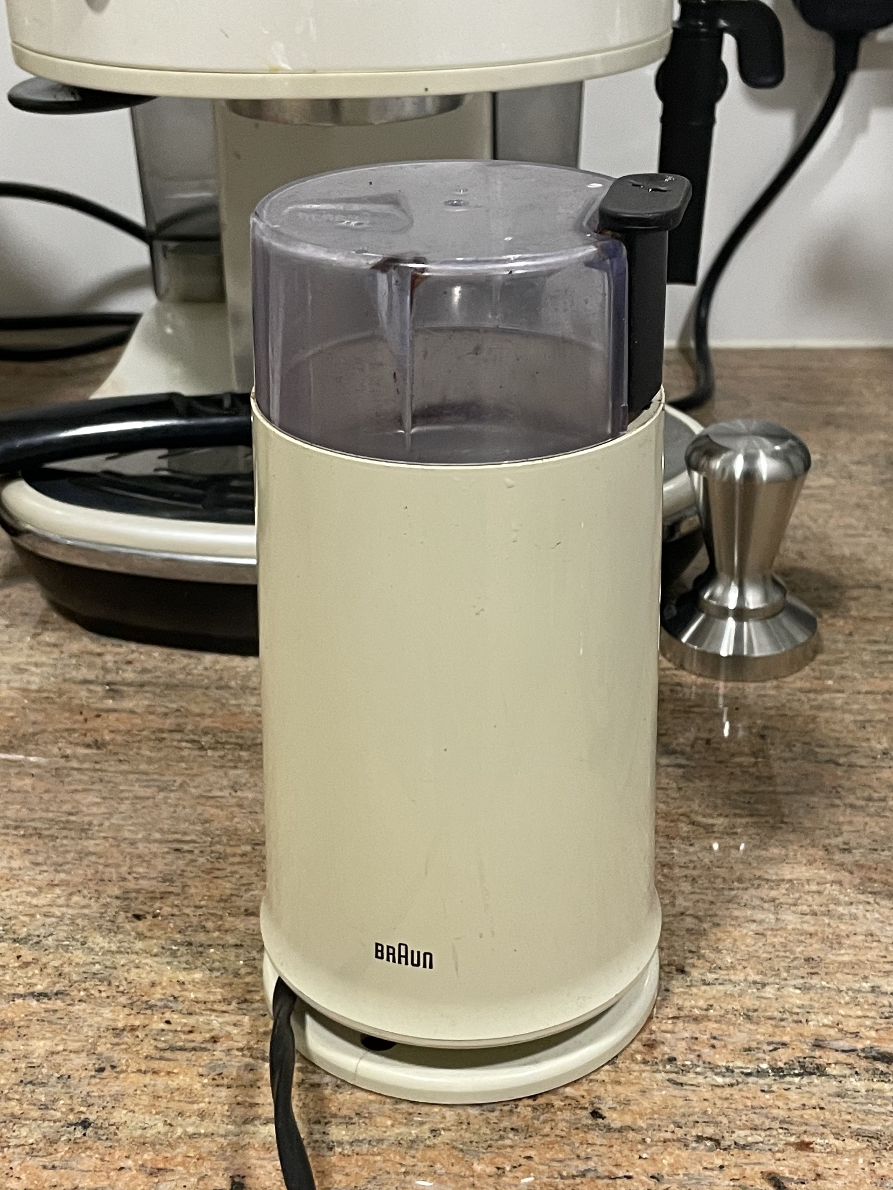 Braun aromatic coffee electric grinder 電動磨豆機 咖啡豆 研磨, 家庭電器, 廚房電器, 咖啡機及咖啡