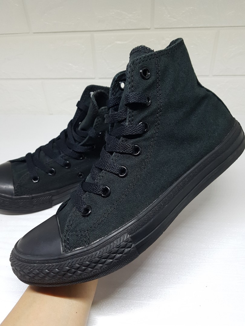 converse triple black