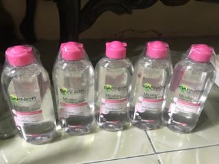(Kategori: ) berada di . Dikirim oleh declutterbyya (ID iklan 1076999520, Gambar 1). Deskripsi: .