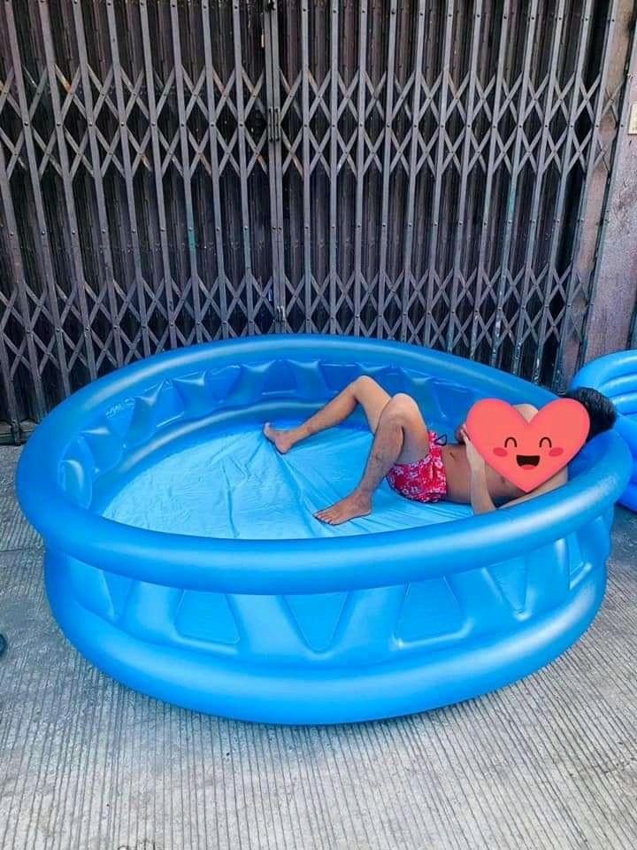 Intex Inflattable pool (Category: Other Baby Bathing & Changing Needs) located in Manila. Submitted by annafinds (Listing ID 1077149249, Image 2). Description: Enjoy swimming without going outside Kiddie Inflattable pool Size:188cm Plus shipping fee Accepting COD for sure buyers only Via Lalamove and Lbc No mit ups.