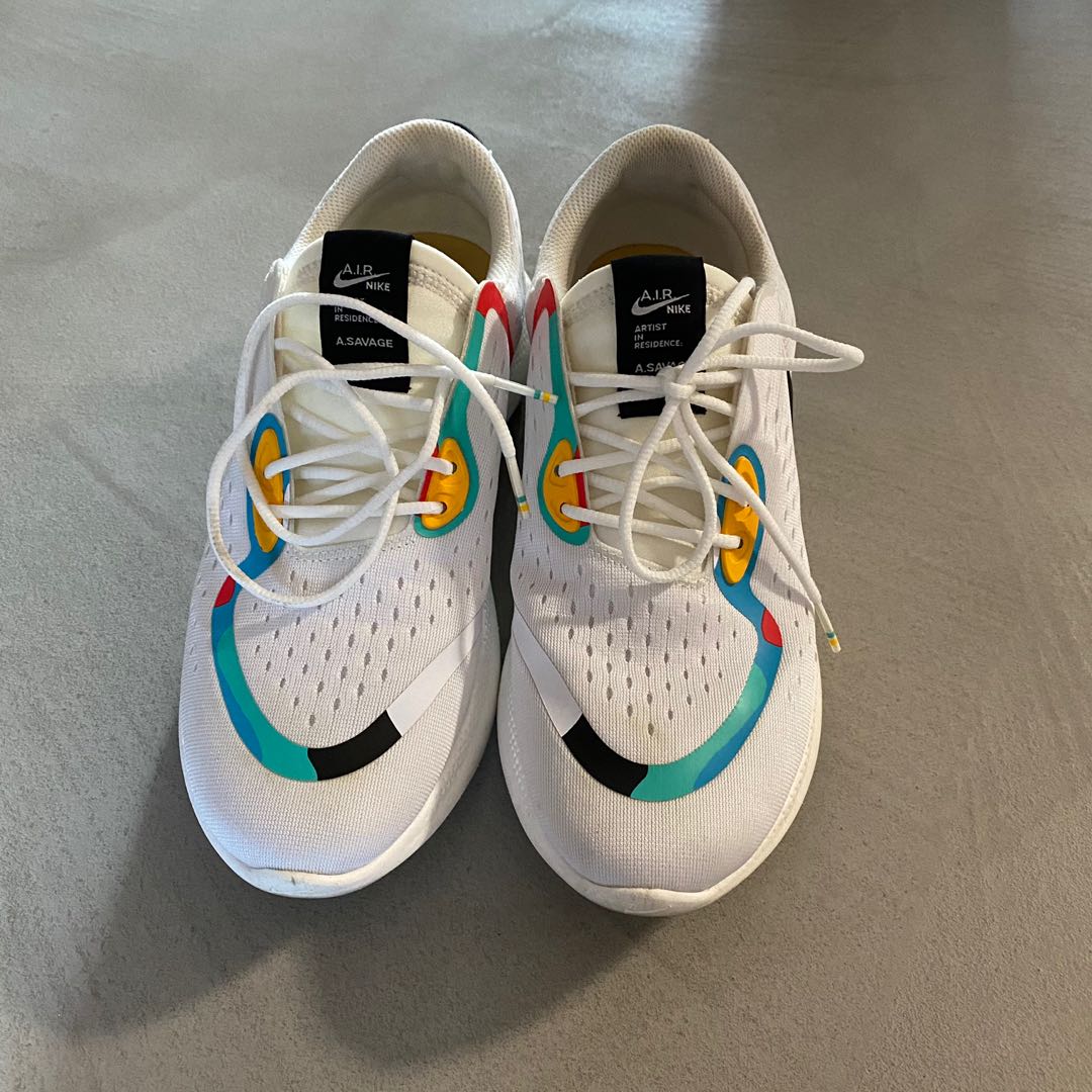 white nike joyride