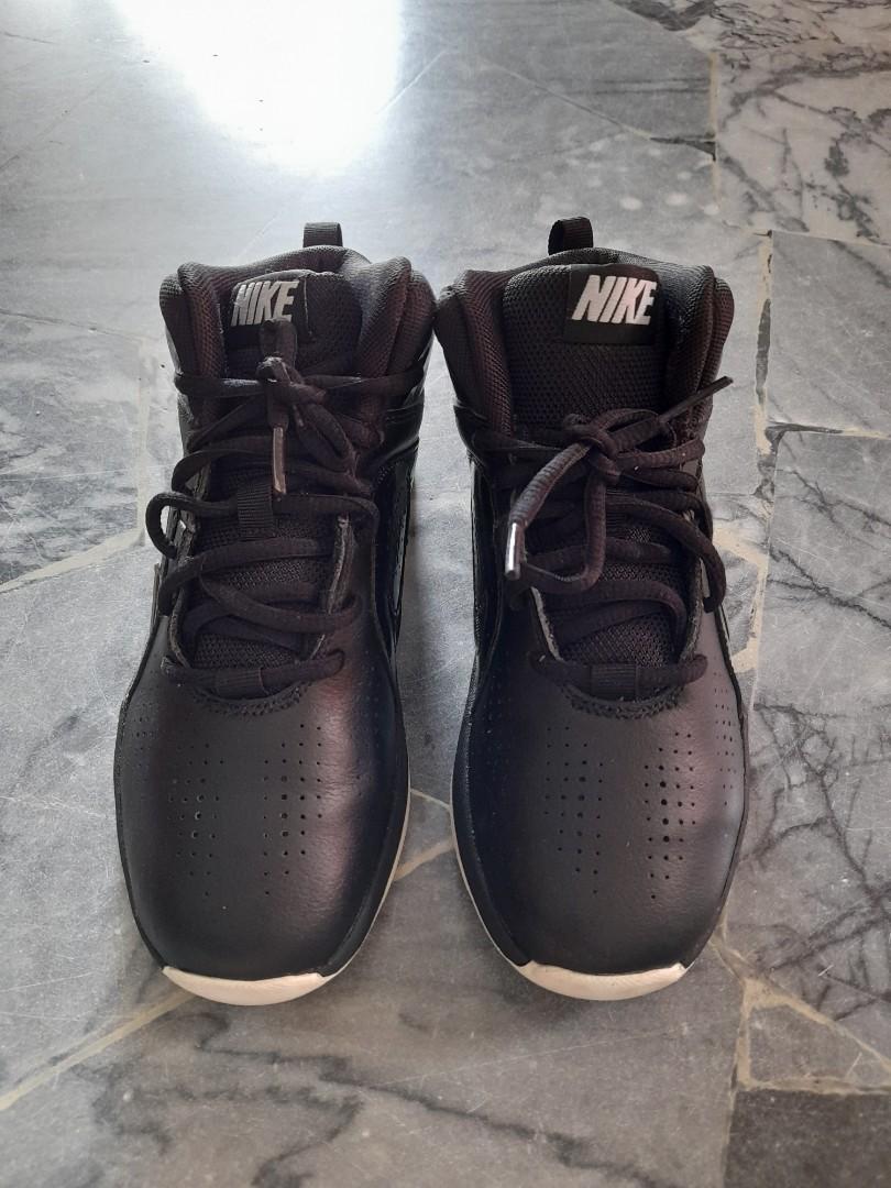 Nike Team Hustle D6 Gs Sneaker, Babies & Kids, Babies & Kids Fashion On  Carousell