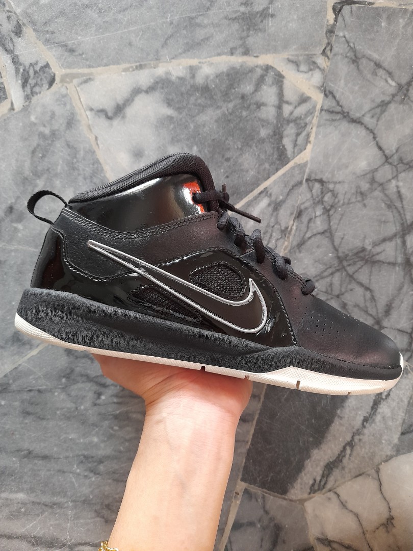 Nike team hustle d6 online