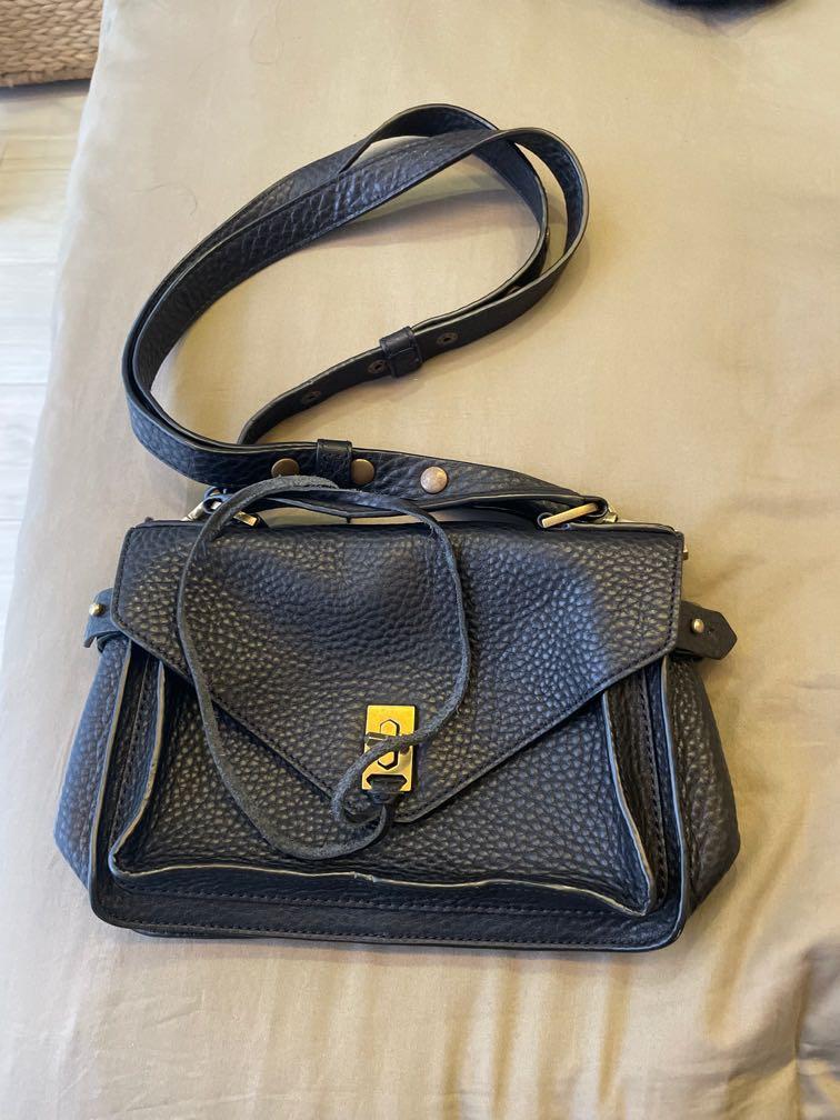 Rebecca minkoff messenger bag 2025