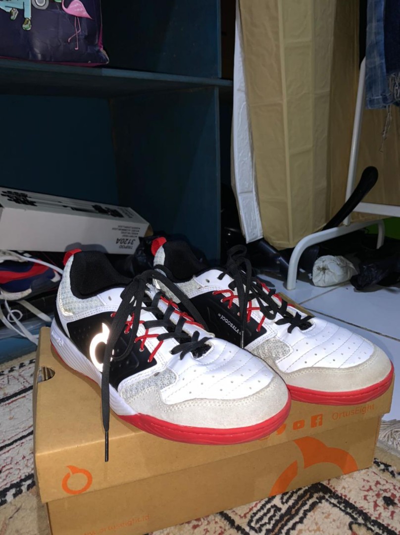 SEPATU FUTSAL ORTUS JOGOSALA PENUMBRA, Fesyen Pria, Sepatu