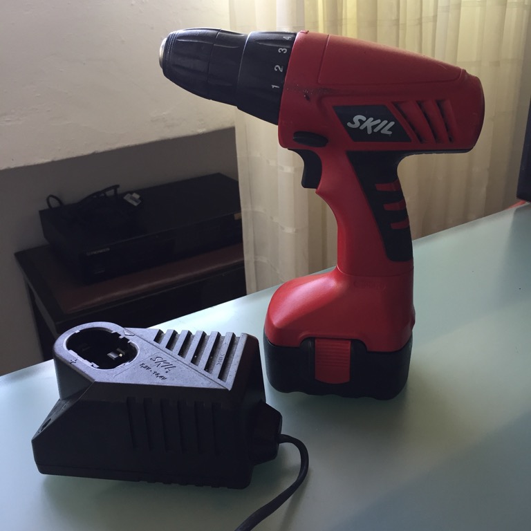 Skil 9.6 volt drill on sale battery