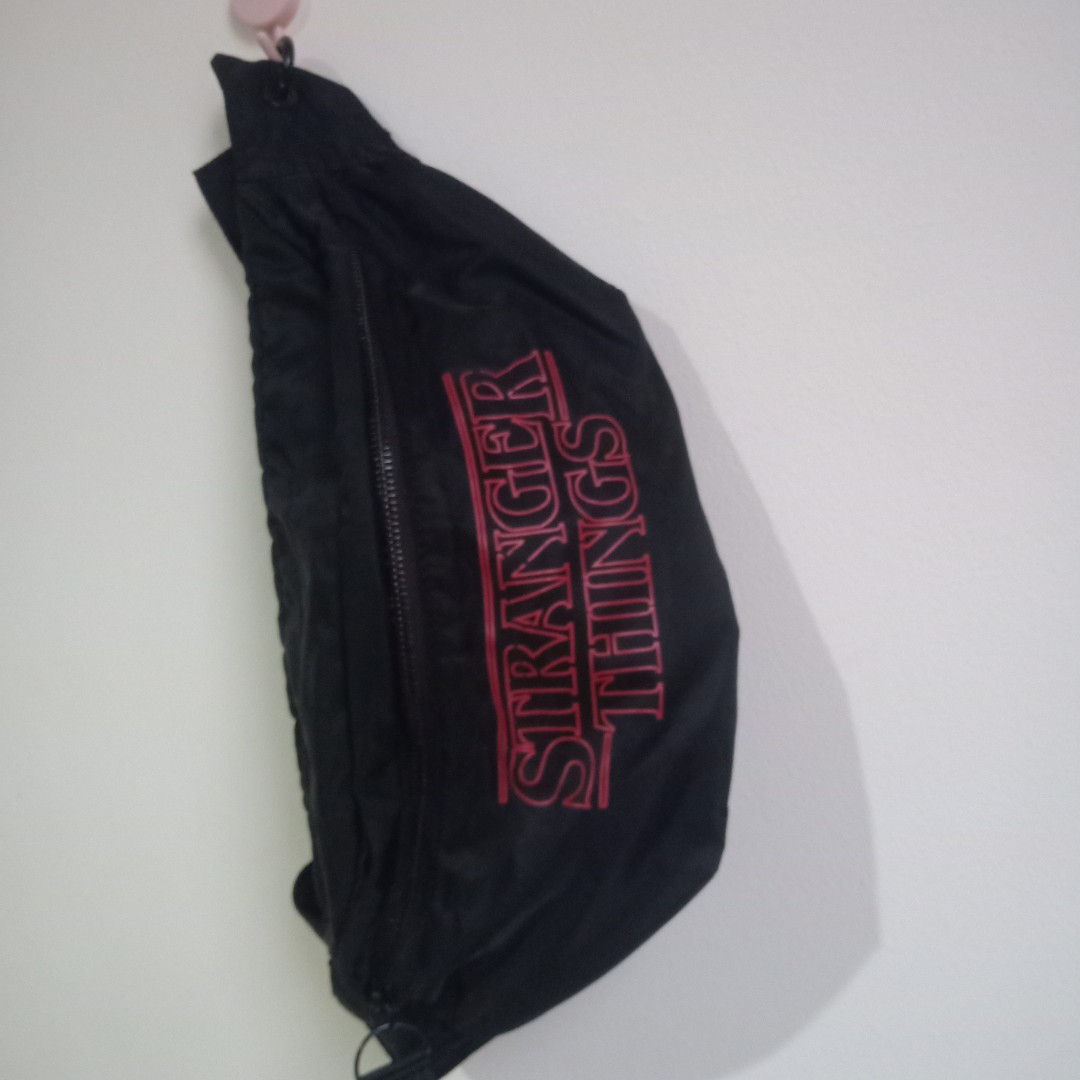 Stranger things fanny pack h&m outlet