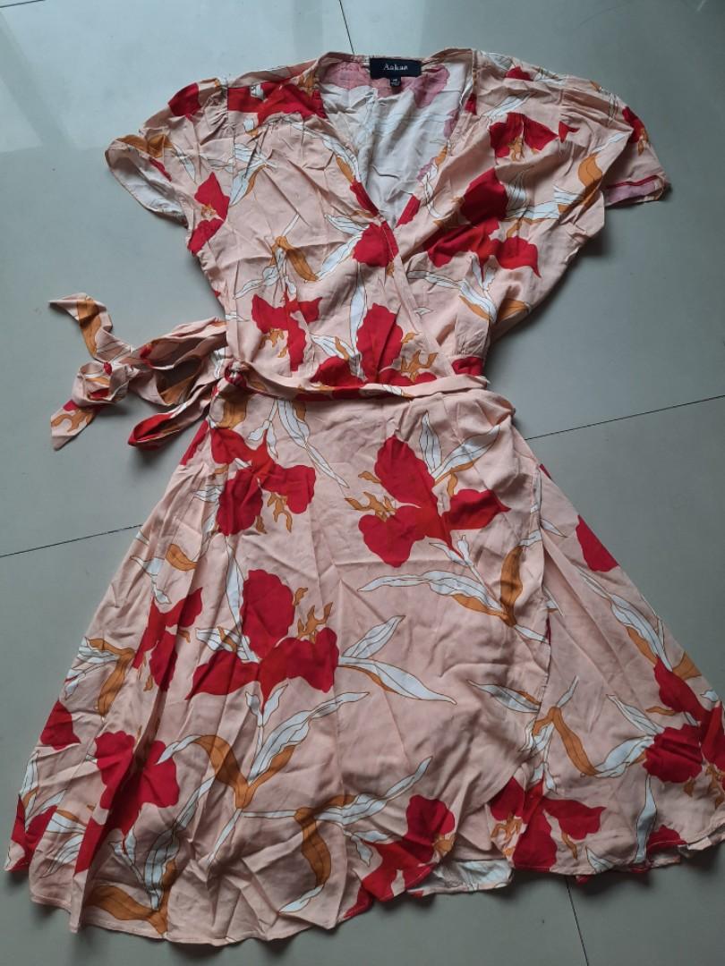 Aakaa on sale floral dress