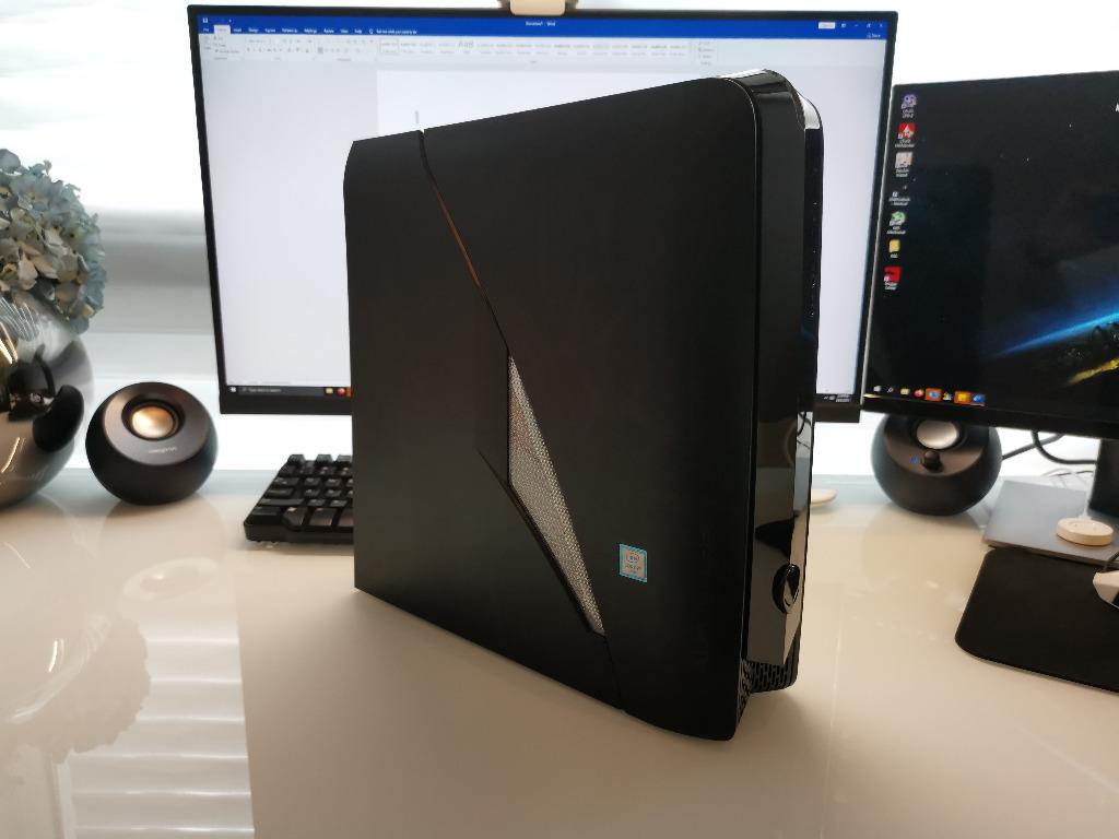 Alienware X51 R3, i7-6700K, 16GB RAM. GTX 960, 256GB SSD, 2TB HDD 