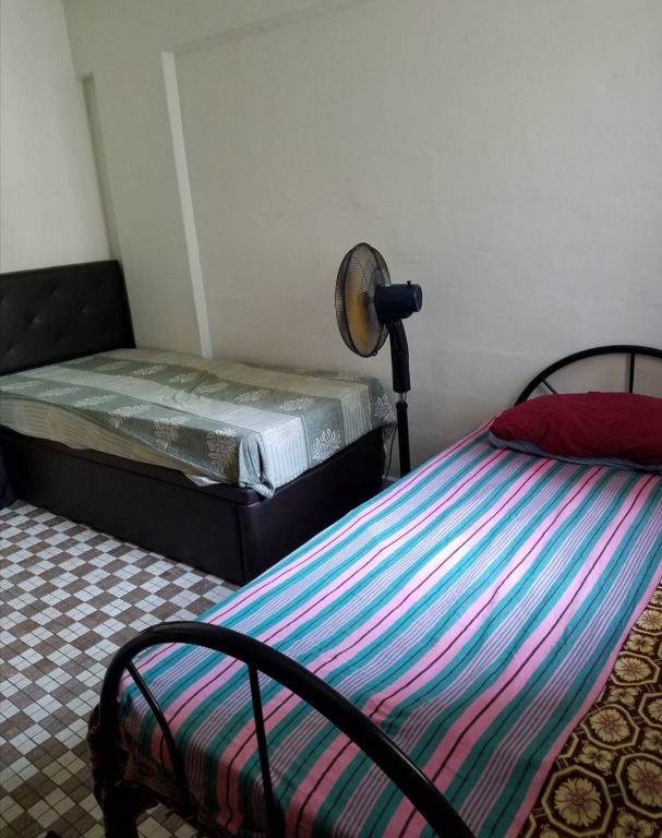 (Category: ) located in . Submitted by madimana (Listing ID 1077280451, Image 1). Description: .