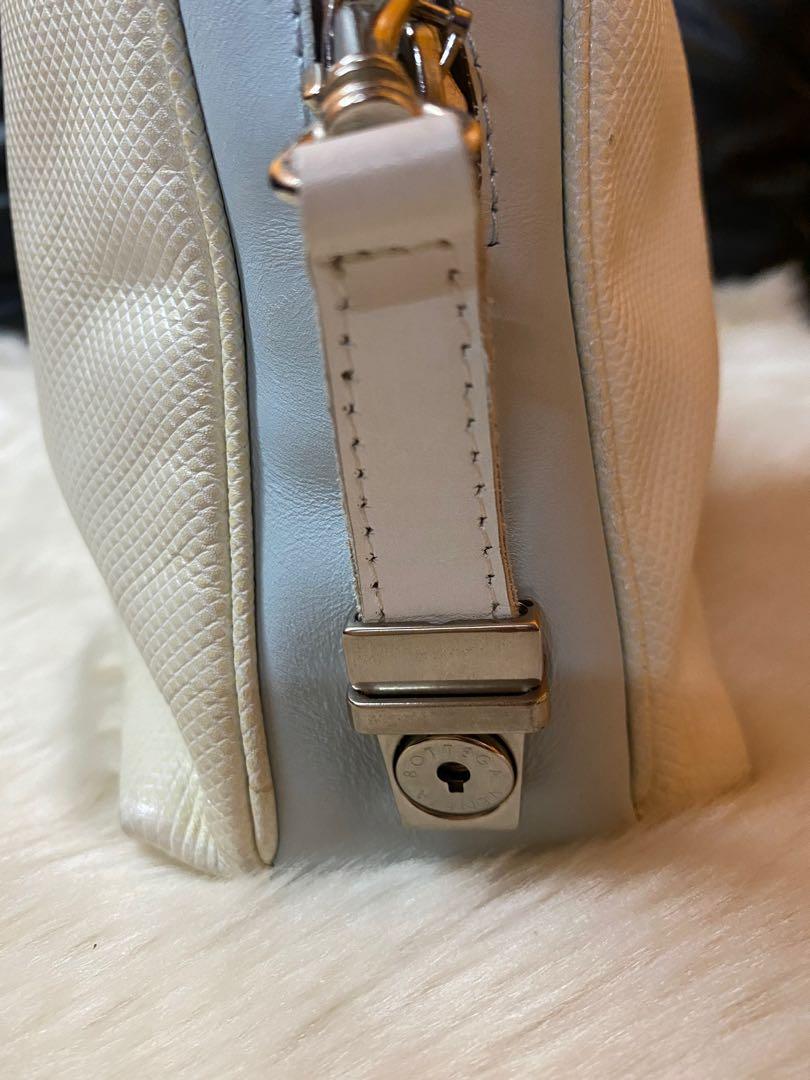 💯 Authentic Bottega Veneta Satchel Bag (Category: Luxury Bags & Wallets) located in Cagayan de Oro. Submitted by riggstuffs (Listing ID 1077225360, Image 3). Description: Bottega Veneta 💯 Authentic Bag. The condition of the bag is good both interior and exterior. With minimal signs of use. The strap is still in good condition and Untarnished hardware Lost key The dimension of the bag is H 11”, L 14”, W6” Handle drop is 7” No other inclusion DIS