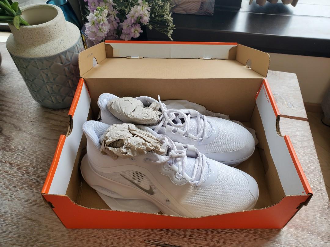 nike women's size 10 shoes