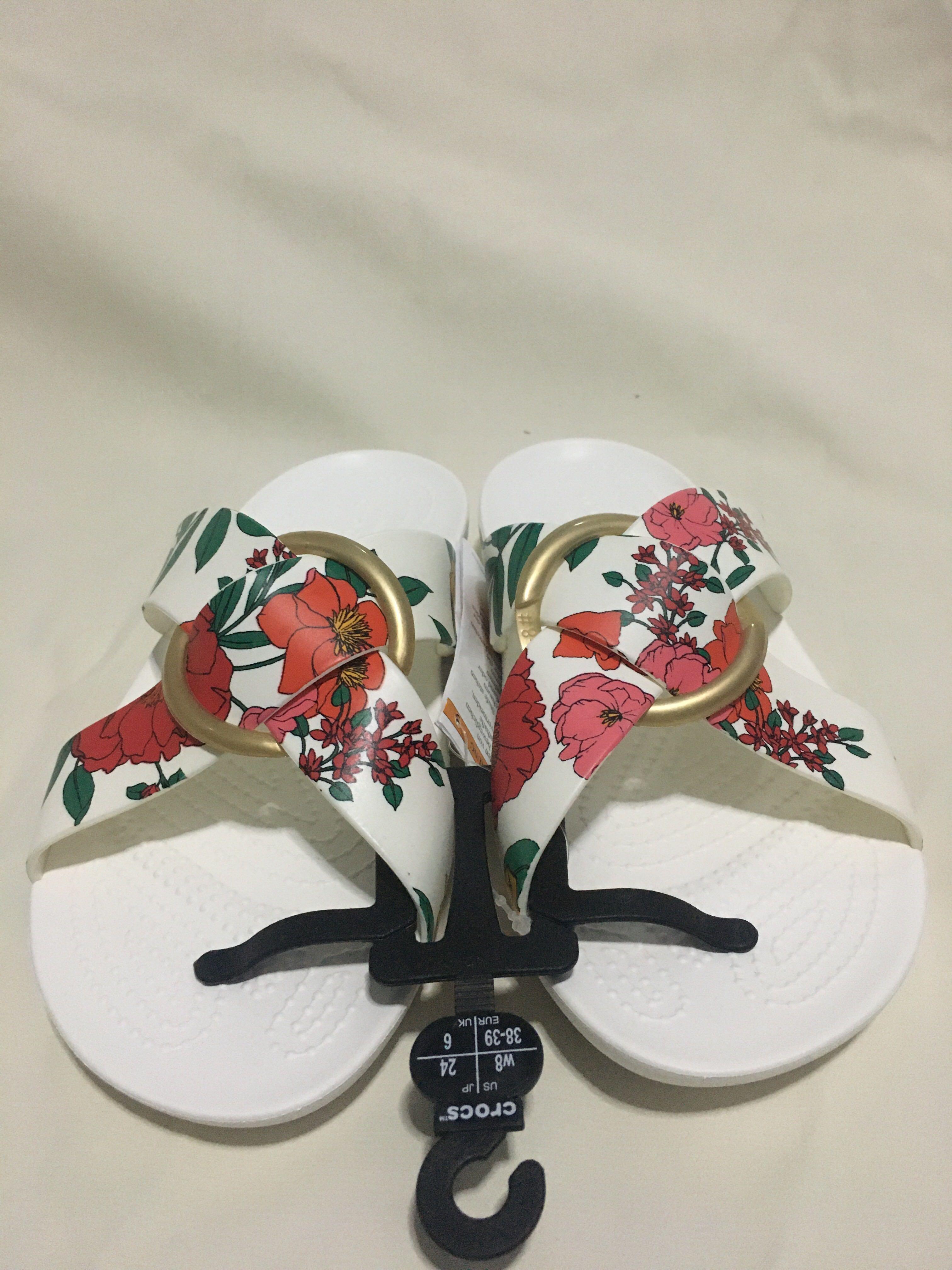 Crocs serena printed cross hot sale band slide