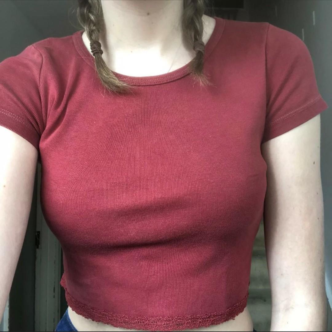 Brandy Melville Ashlyn Top(Red), Women's Fashion, Tops, Other Tops on  Carousell