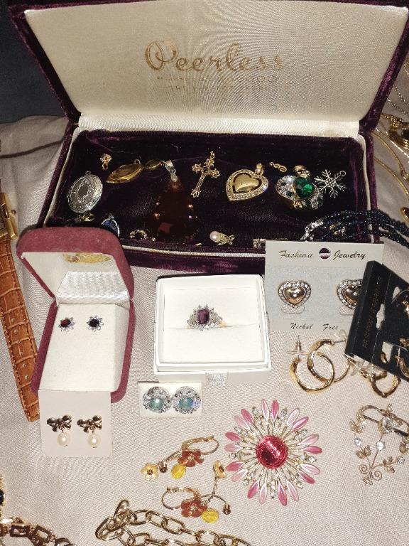 Deceased estate jewellery store