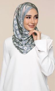 (Category: ) located in . Submitted by izahainee (Listing ID 1077186232, Image 1). Description: .