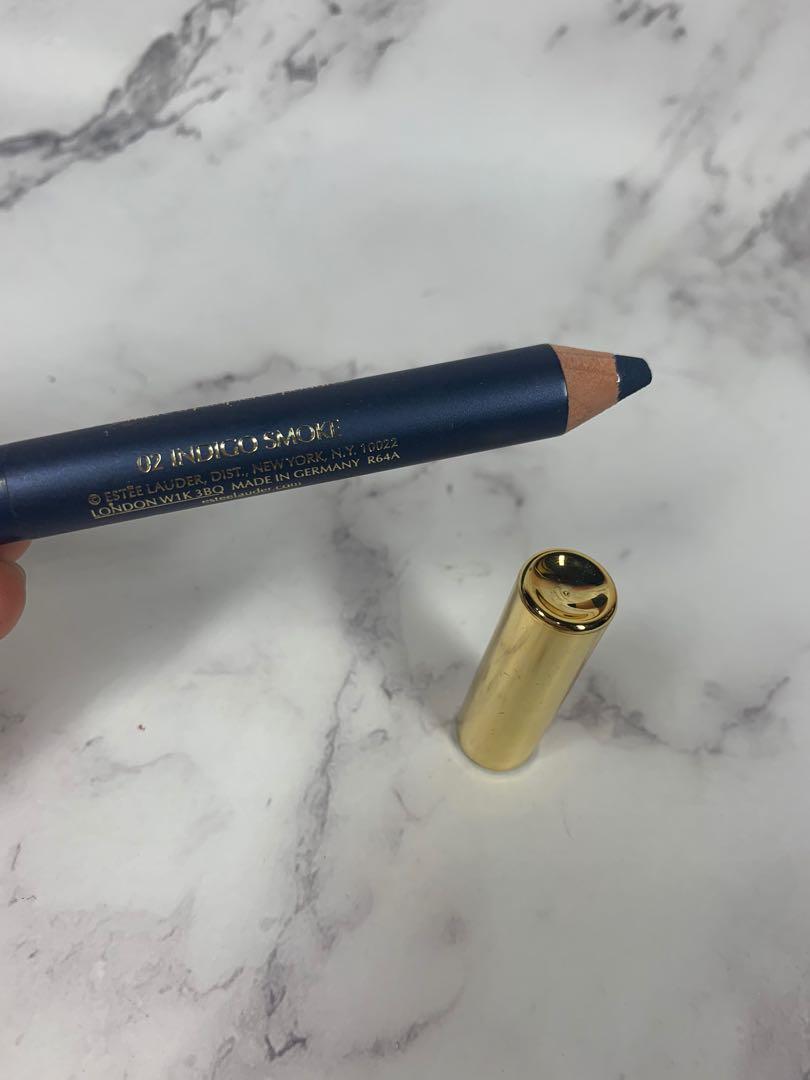 Eye liner (Category: Makeup) located in Manila. Submitted by paperthread (Listing ID 1077331684, Image 3). Description: Estee Lauder Magic smoky powder shadow stick. Easiest way to put or build an eyeshadow or pop of color on eye lids. Easy to use. .