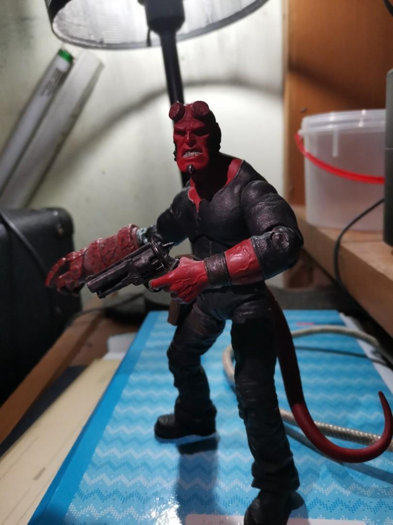 Hellboy without jacket (Category: Vintage Collectibles) located in Kuala Lumpur. Submitted by naz30 (Listing ID 1077341938, Image 3). Description: - Hellboy first movie action figure from Mezco. - Detail & full articulation. - Unboxed. - Price is negotiable. - Postage charge rm9.50 Semenanjung. - Postage charge RM16.00 for Sabah & Sarawak.