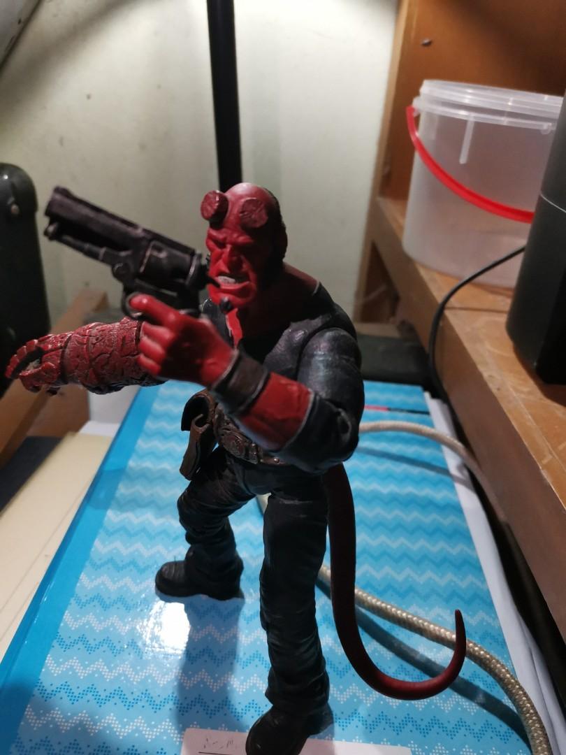 Hellboy without jacket (Category: Vintage Collectibles) located in Kuala Lumpur. Submitted by naz30 (Listing ID 1077341938, Image 2). Description: - Hellboy first movie action figure from Mezco. - Detail & full articulation. - Unboxed. - Price is negotiable. - Postage charge rm9.50 Semenanjung. - Postage charge RM16.00 for Sabah & Sarawak.