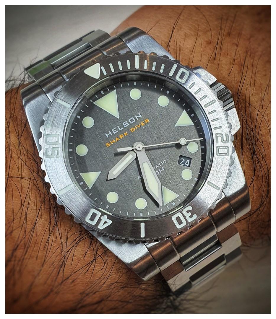 Helson Shark Diver 40mm All Grey mint cheap Mobile Phones Gadgets Wearables Smart Watches on Carousell