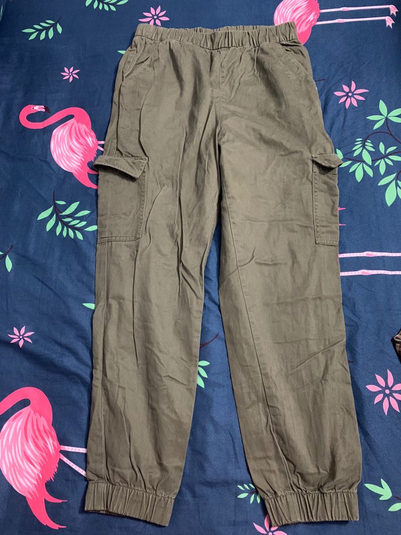 H&M green cargo pants, Women's Fashion, Bottoms, Other Bottoms on Carousell