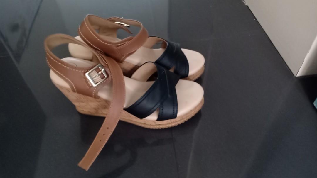 Calvin klein shop leslie wedge