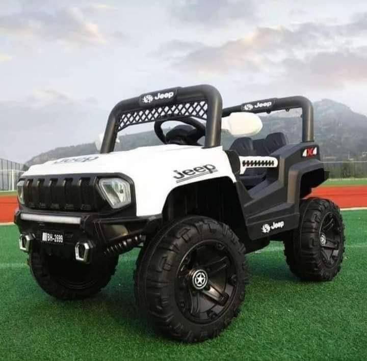 jeep (Category: Car Seats) located in Manila. Submitted by brozokharizzacarleen (Listing ID 1077338635, Image 3). Description: New Jeep 2699# Rubber gulong & leather seats Usb / MP3/ remote / swing / 2 gear / 12V/ 1-6 years old kaya 4color : merltic red -green - white- camouflage.