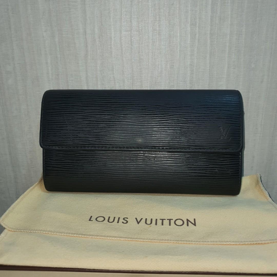 Authentic lv Louis Vuitton wAllet, Luxury, Bags & Wallets on Carousell