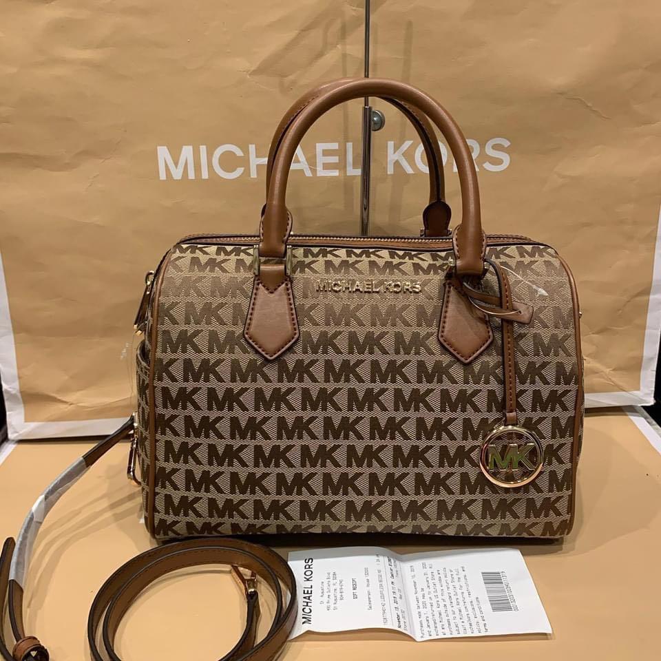 Michael Kors Bedford large duffle bag, Women's Fashion, Bags & Wallets,  Cross-body Bags on Carousell