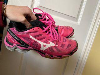Pink Mizuno Volleyball Shoes size 9 women