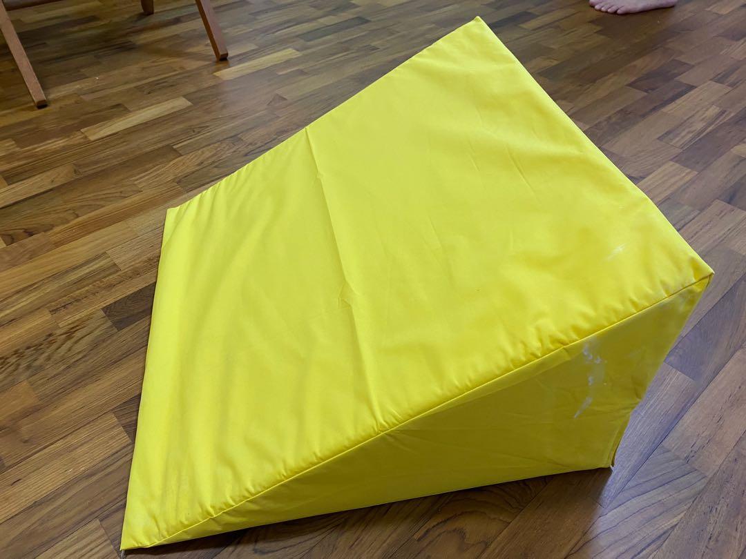 Rainbow care bed wedge, Health & Nutrition, Assistive & Rehabilatory