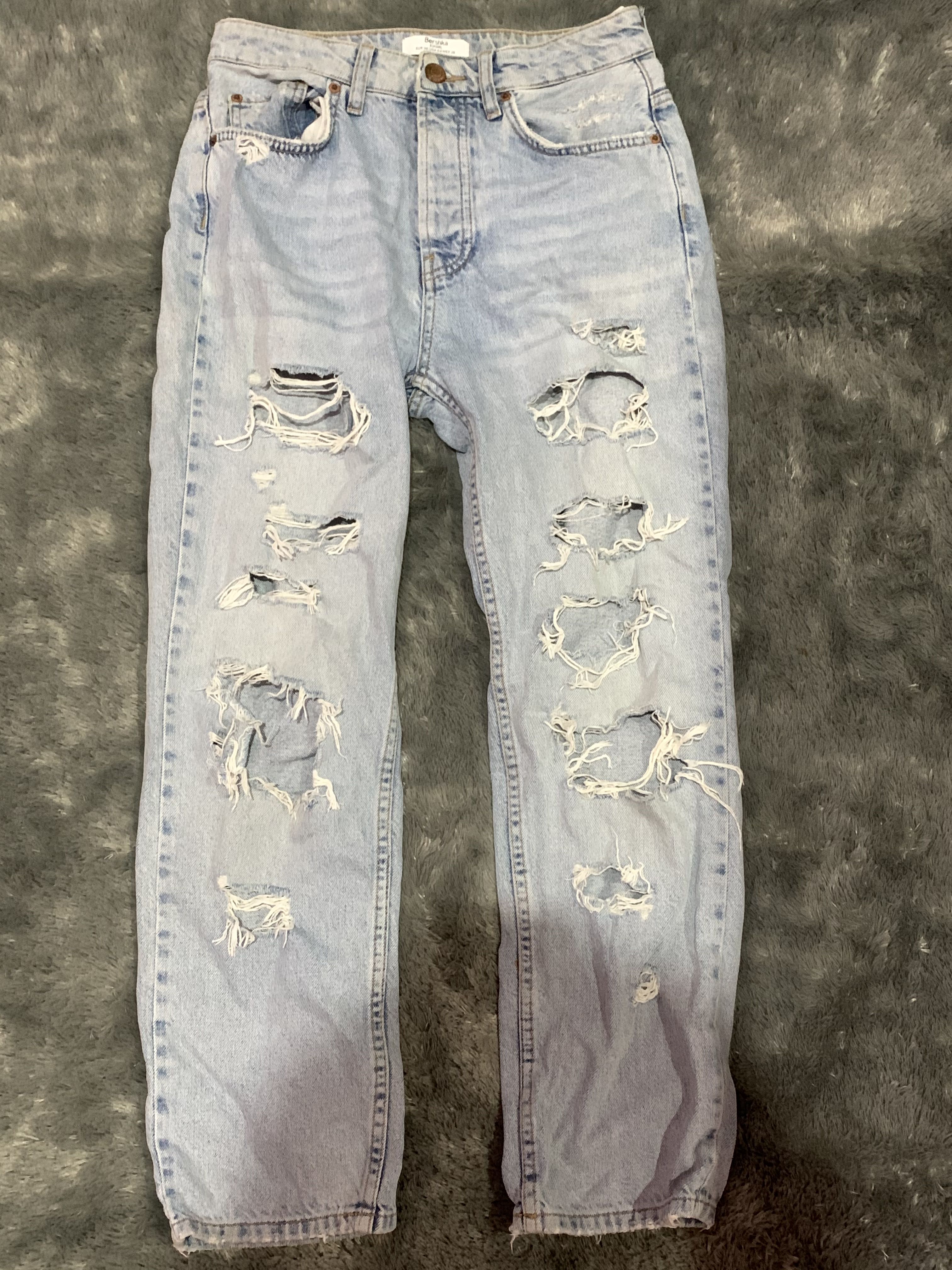 RIPPED JEANS BERSHKA, Fesyen Wanita, Pakaian Wanita, Bawahan di Carousell