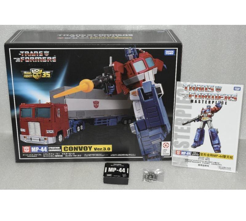 Takara Transformers Masterpiece MP-44 Convoy/Optimus Prime (Ver. 3),  Hobbies  Toys, Toys  Games on Carousell