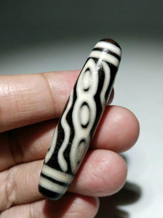 Tibetan Nine Eyed Dzi Beads 高油润藏传至纯凤尾九眼天珠 54x12.3mm