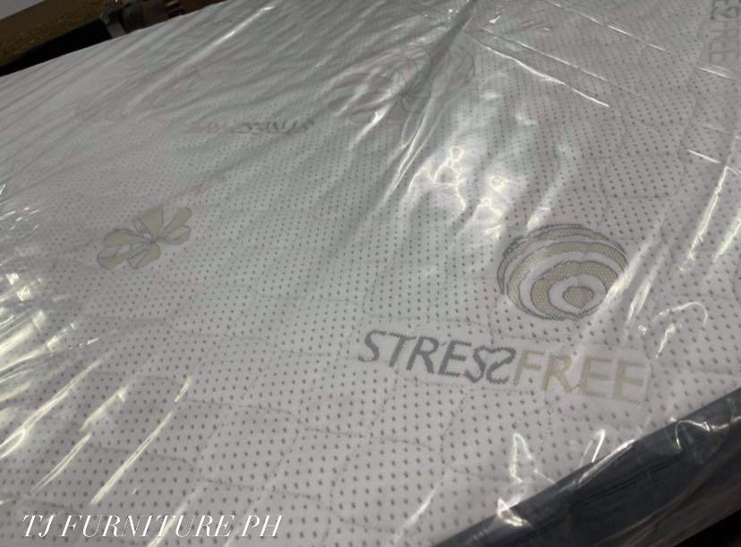Uratex Edge (Category: Bed Frames & Mattresses) located in Quezon City. Submitted by tjfurnitureph (Listing ID 1077305884, Image 3). Description: Model: Uratex Edge Dimension: Uratex Edge 6/60/75 11000 6/54/75 10500 6/48/75 9800 Brandnew Additional Delivery! 🚚 Depending on the Location We Accept Cash on delivery Payment Via BPI or GCASH 💸 Pm us for more inquiries! 🤗 .