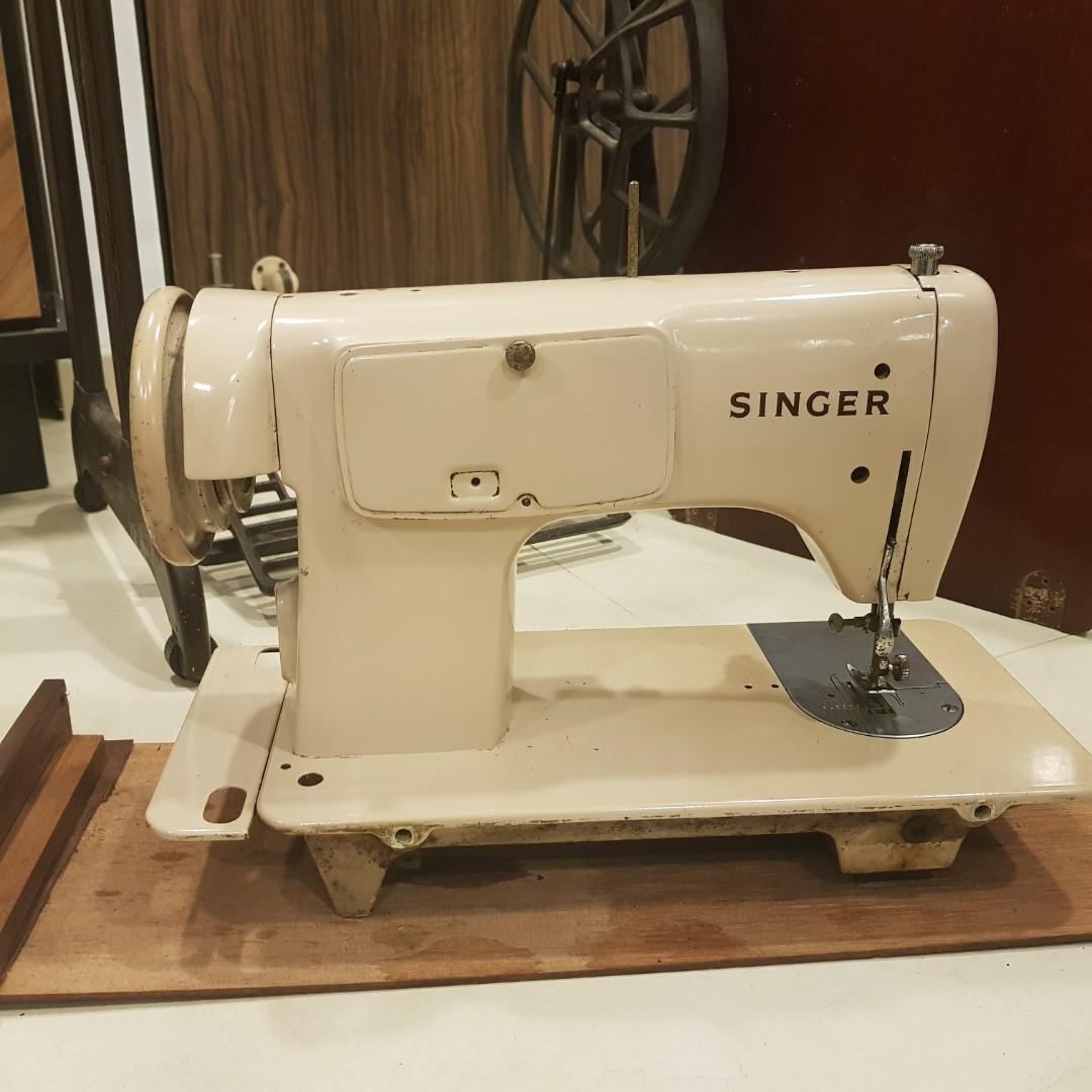 Vintage Japanese Singer Sewing machine 223, Hobbies & Toys, Memorabilia