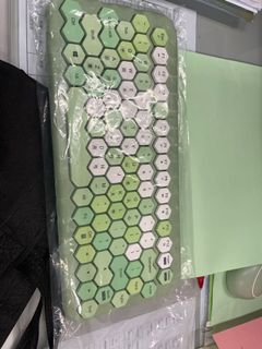（分類：）位於 。 由 lolettapak 提交（商品編號 1077152302，圖片 1）。簡介： 。