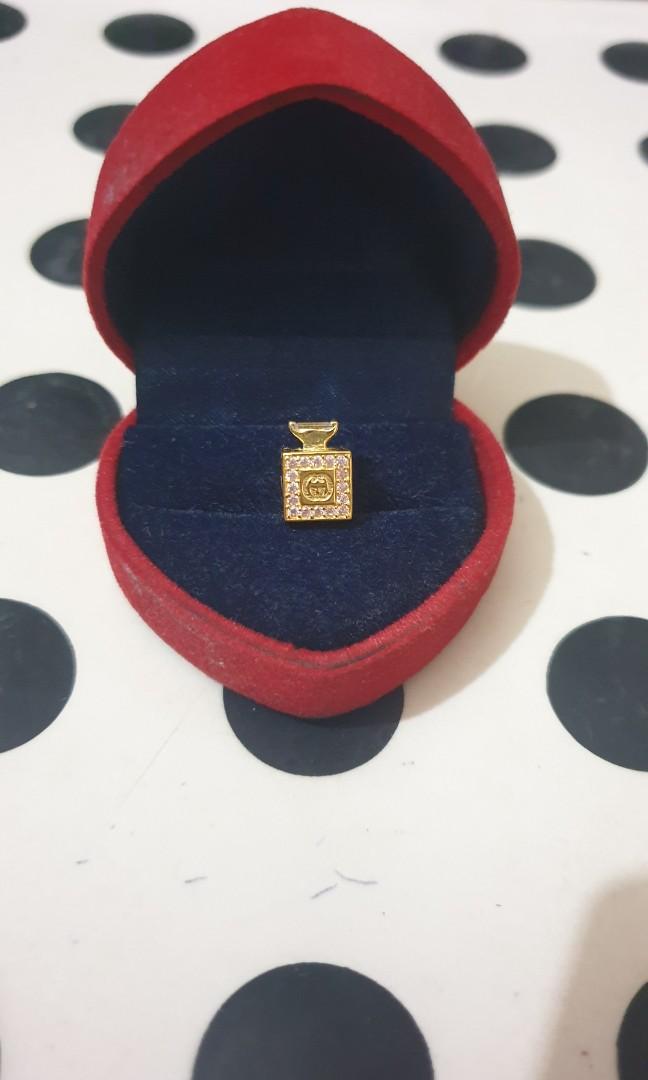 Gucci pandora charm top
