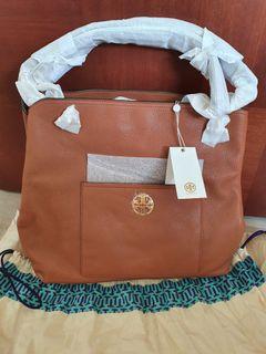Chelsea slouchy tote tory burch top