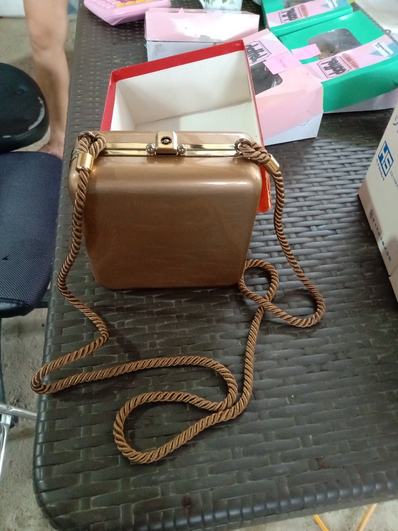 Box type sling bag. Women s Fashion Bags Wallets Cross body Bags on Carousell