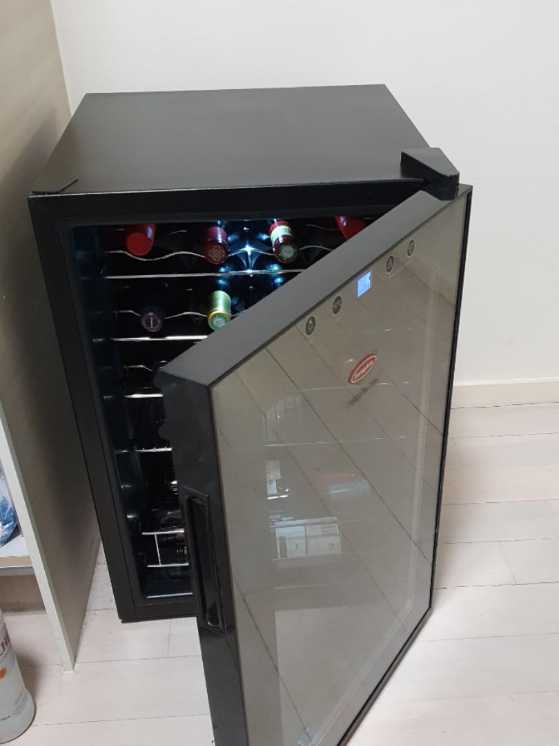 Europace 20bottle wine cooler EWC201 DC, TV & Home Appliances