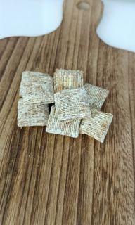 Treats: Mini Shredded Wheat (Treats  for chinchilla)