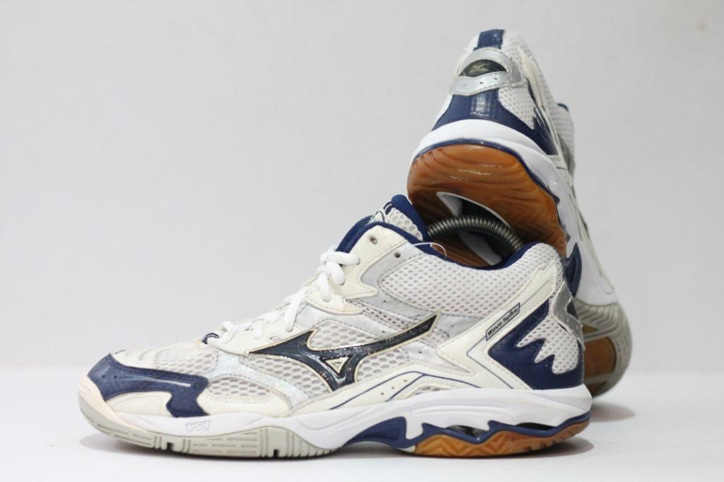 MIZUNO Wave Spike 12 shoe Size 7 UK Men s Fashion Footwear
