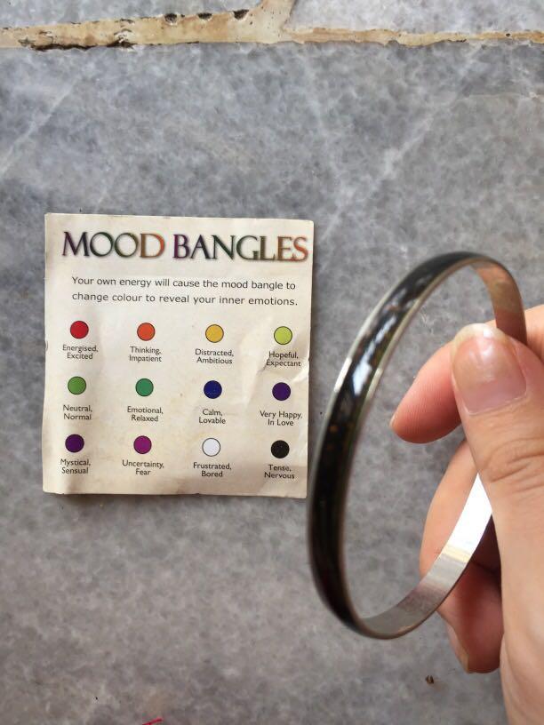 Colour changing new arrivals bangles
