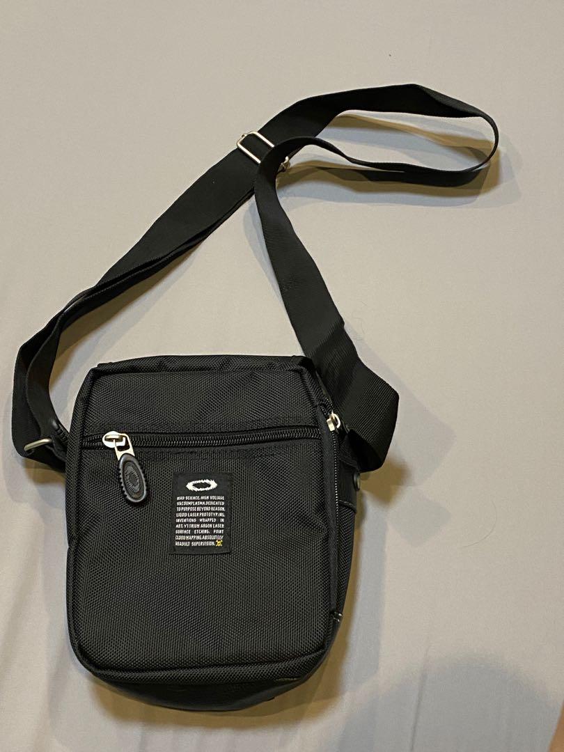 Oakley mens sling bag best sale