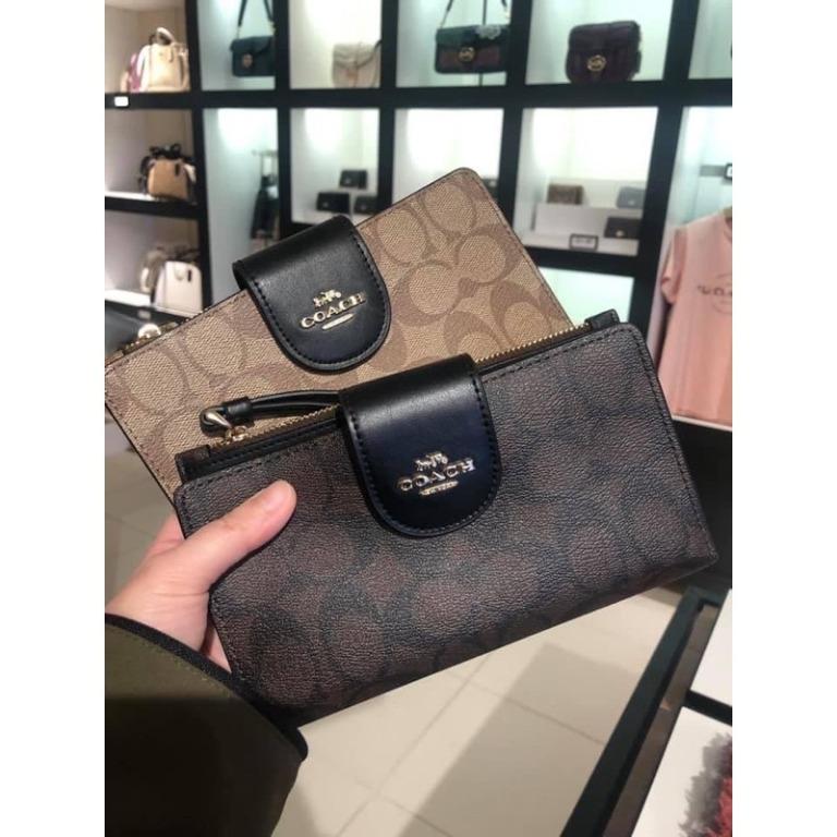 Coach wallet 2025 for phone