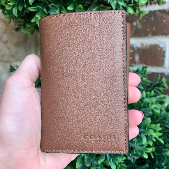 Coach trifold hotsell card wallet