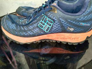 Sepatu columbia